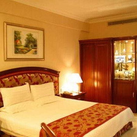 Imperial Court Hotel Yichang Quarto foto